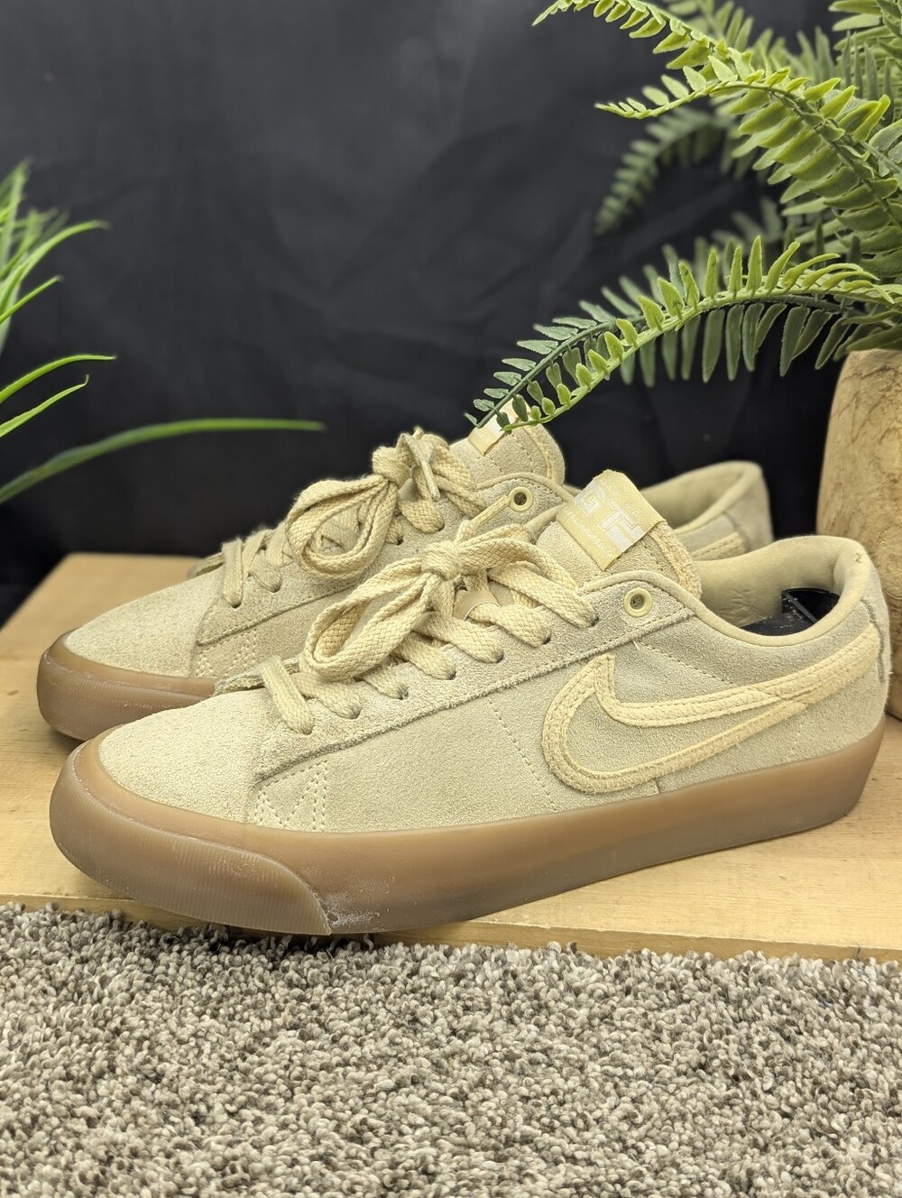 Nike Blazer Low Pro GT Mens Size 7.5 Gum Sole Suede Shoes Women's Size 9